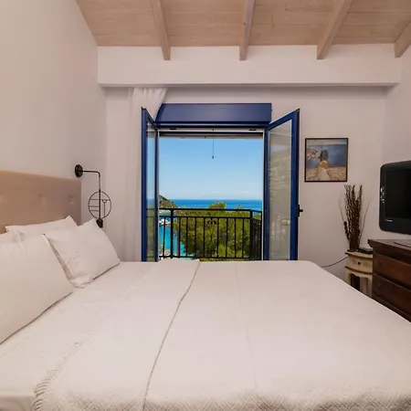 Armiriki With Sea Views, 50m From St Nikolaos Port *