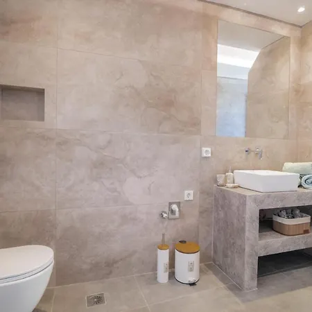 Armiriki With Sea Views, 50m From St Nikolaos Port Daire *