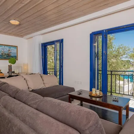 Armiriki With Sea Views, 50m From St Nikolaos Port Daire *