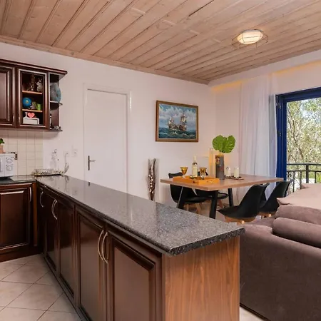 Armiriki With Sea Views, 50m From St Nikolaos Port