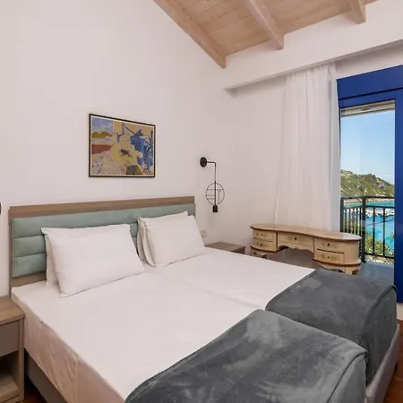 Armiriki With Sea Views, 50m From St Nikolaos Port