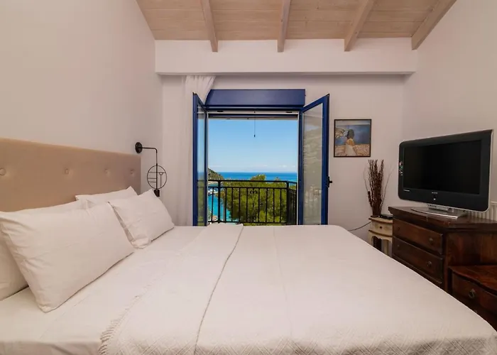 Armiriki With Sea Views, 50m From St Nikolaos Port *