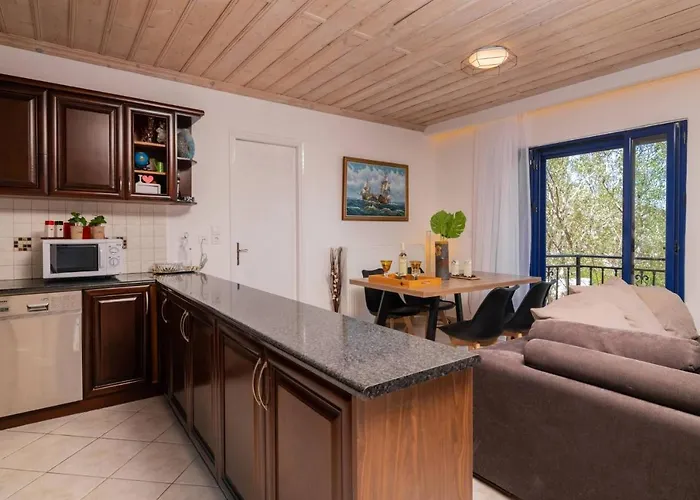 Armiriki With Sea Views, 50m From St Nikolaos Port