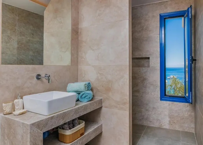 Armiriki With Sea Views, 50m From St Nikolaos Port * Ágios Nikolaos